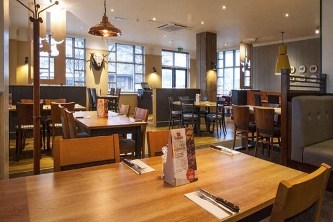 Premier Inn Manchester West Didsbury المظهر الخارجي الصورة
